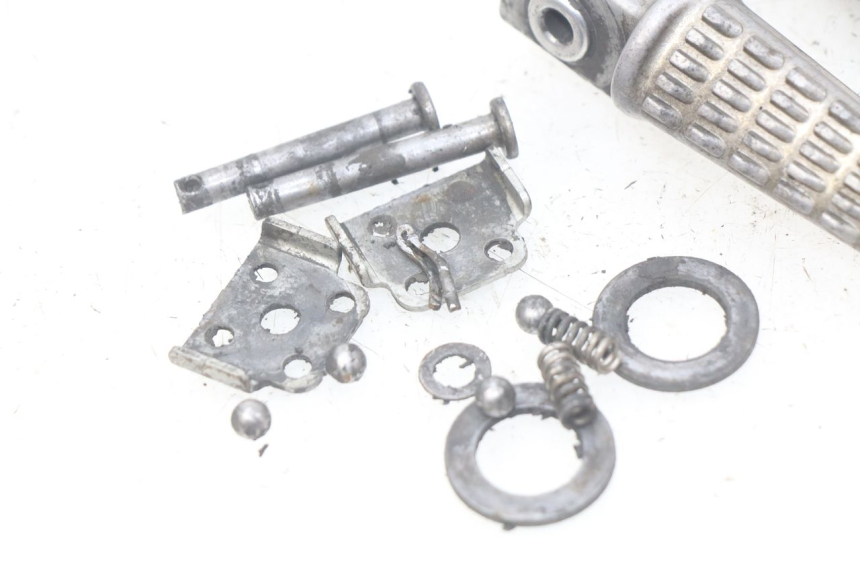 photo de PAAR FUßRASTENHALTER HINTEN KAWASAKI Z S 750 (2003 - 2006) - Technische Nahaufnahme