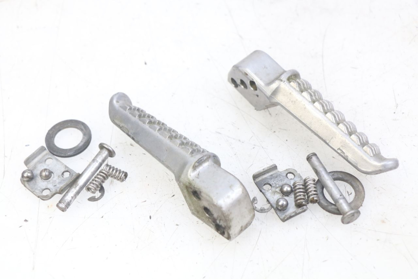 photo de PAAR FUßRASTENHALTER HINTEN KAWASAKI Z 750 (2007 - 2013) - Detailansicht des Bauteils