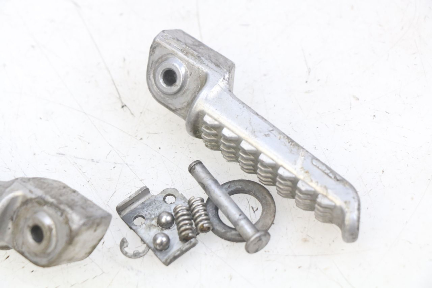 photo de PAAR FUßRASTENHALTER HINTEN KAWASAKI Z 750 (2007 - 2013) - Alternative Perspektive