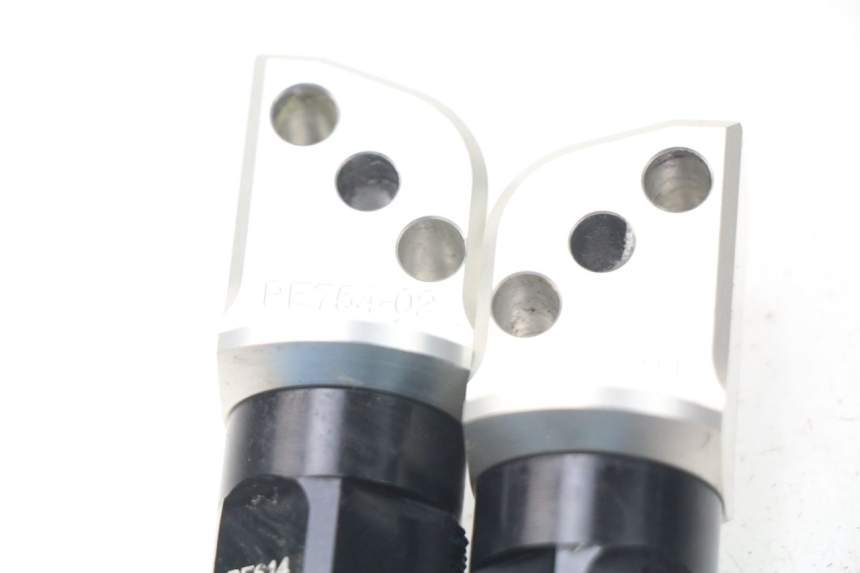 photo de FUSSRASTEN HINTEN KAWASAKI Z Z900 900 (2017 - 2019) - Detailansicht des Bauteils