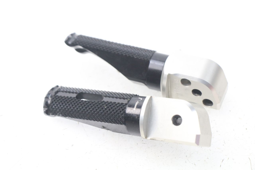 photo de FUSSRASTEN HINTEN KAWASAKI Z Z900 900 (2017 - 2019) - Technische Nahaufnahme