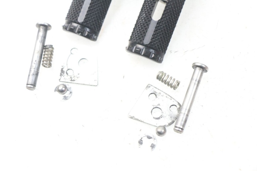 photo de FUSSRASTEN HINTEN KAWASAKI Z Z900 900 (2017 - 2019) - Gesamtansicht des Produkts