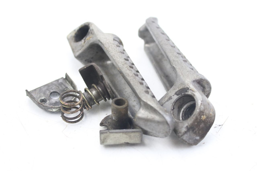 photo de PAAR FUßRASTENHALTER HINTEN KAWASAKI ZZR 600 (1995 - 2004) - Zoom auf Gebrauchszustand