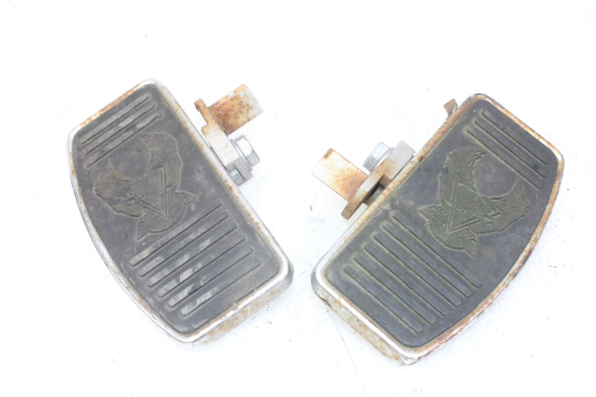 photo de FUSSRASTEN VORN HYOSUNG GV AQUILA 125 (2000 - 2009) - Hauptansicht