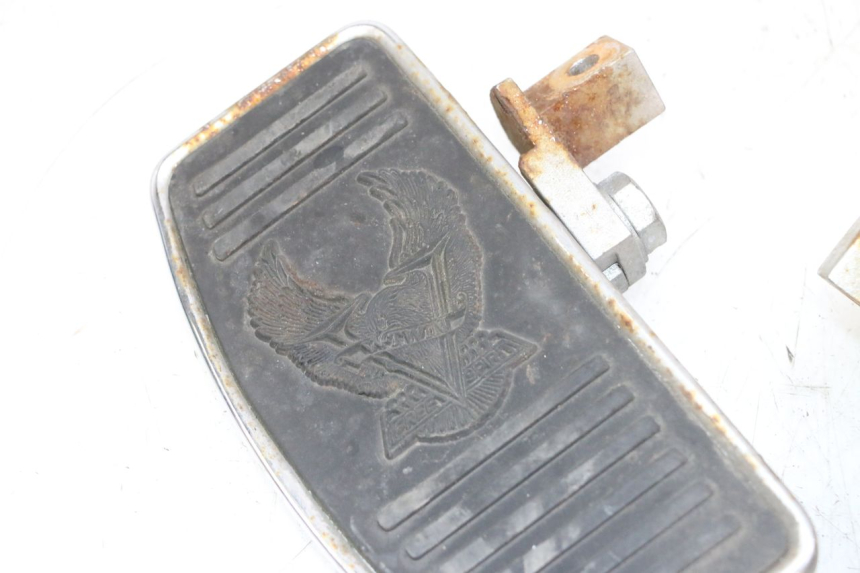 photo de FUSSRASTEN VORN HYOSUNG GV AQUILA 125 (2000 - 2009) - Charakteristische Merkmale