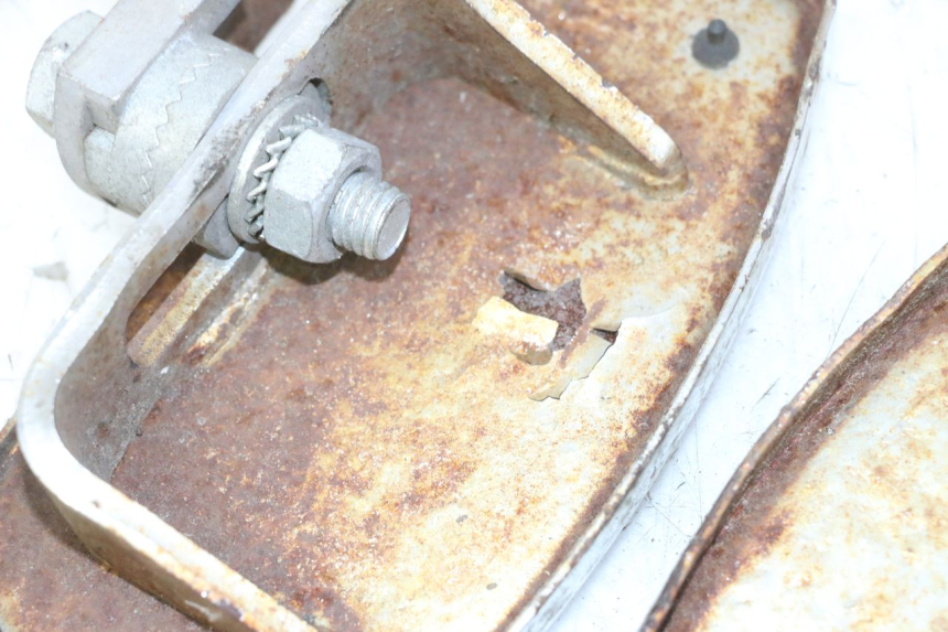 photo de FUSSRASTEN VORN HYOSUNG GV AQUILA 125 (2000 - 2009) - Alternative Perspektive