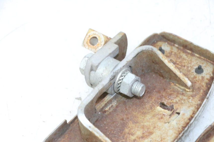 photo de FUSSRASTEN VORN HYOSUNG GV AQUILA 125 (2000 - 2009) - Gesamtansicht des Produkts