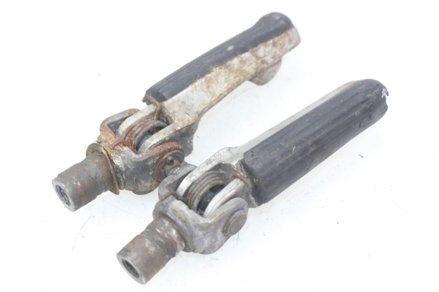 photo de VORDERE FUßRASTENPAAR HONDA CBR RR FIREBLADE 900 (1992 - 1994) - Zoom auf Gebrauchszustand