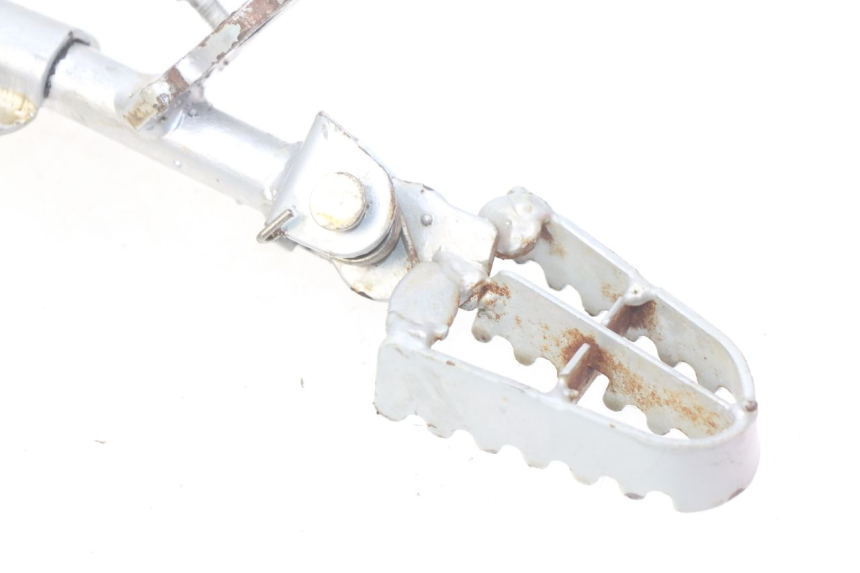 photo de VORDERE FUßRASTENPAAR CCR DIRT BIKE 110 - Details der Befestigungspunkte