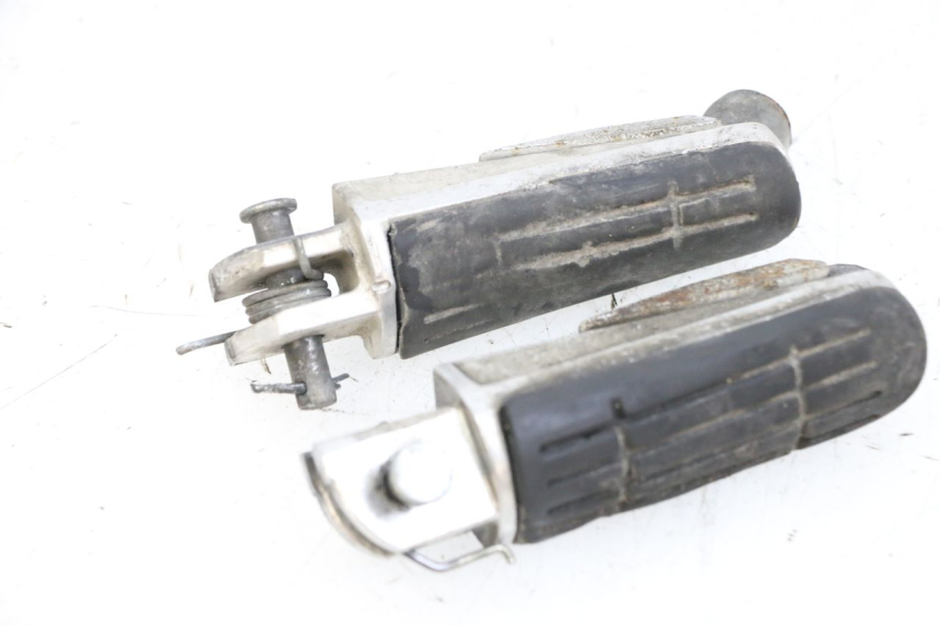 photo de VORDERE FUßRASTENPAAR YAMAHA FJR ABS 1300 (2006 - 2012) - Zoom auf Gebrauchszustand