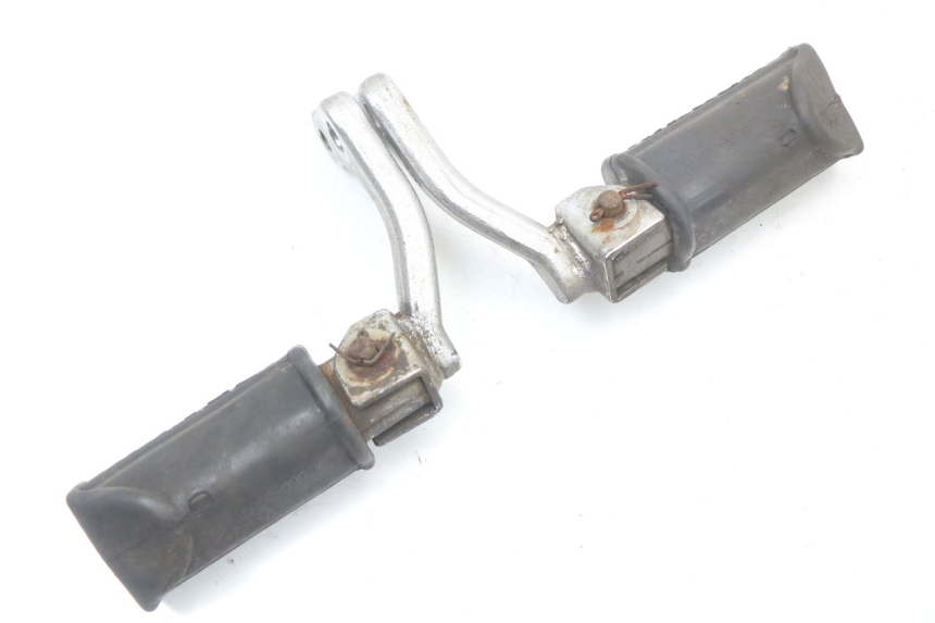 photo de FUSSRASTEN VORN SUZUKI GN 125 (1997 - 2000) - Technische Nahaufnahme