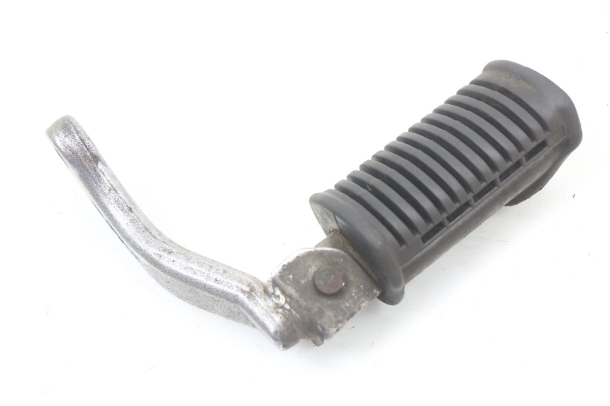 photo de FUSSRASTEN VORN SUZUKI GN 125 (1997 - 2000) - Details der Befestigungspunkte