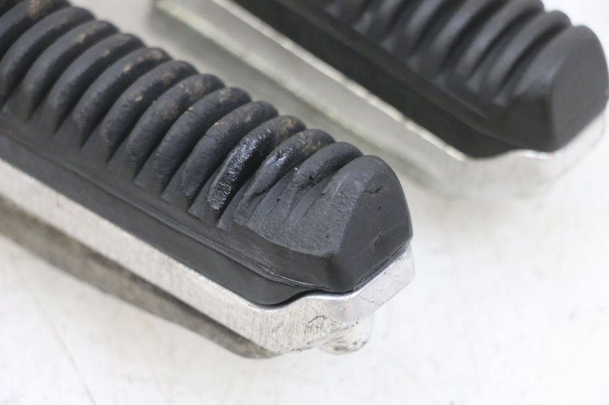 photo de FUSSRASTEN VORN SUZUKI GSF N BANDIT 600 (1996 - 1999) - Oberflächenzustand und Material