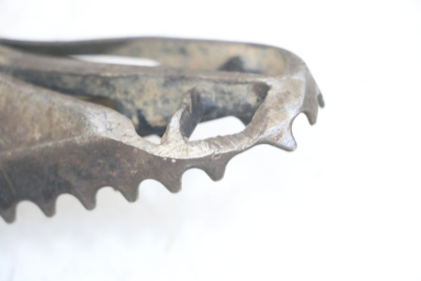 photo de FUSSRASTEN VORN KAWASAKI KX F KXF 450 (2009 - 2011) - Detailansicht des Bauteils