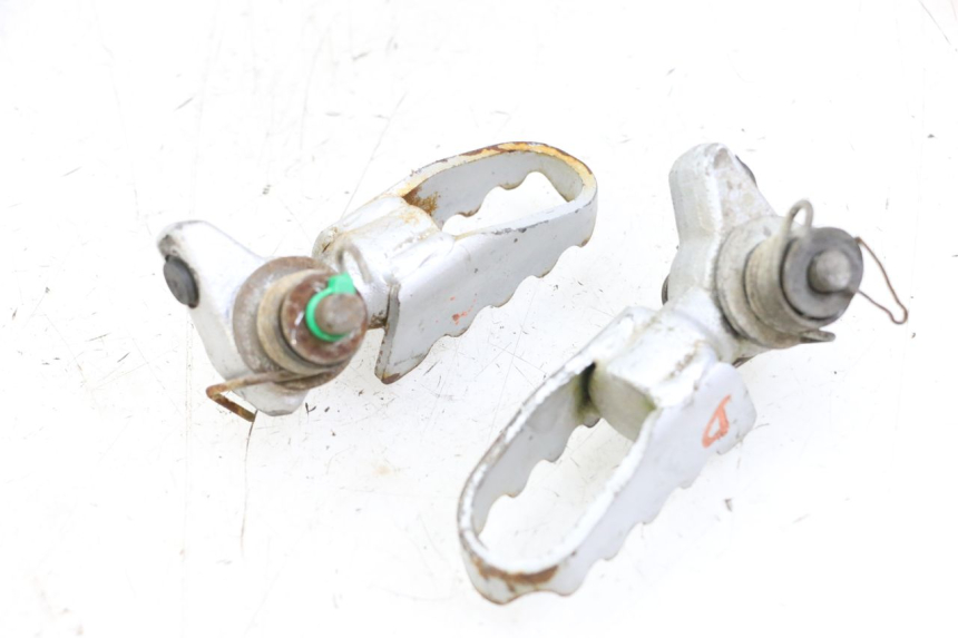 photo de FUSSRASTEN VORN KYMCO STRYKER OFF ROAD 125 (1999 - 2005) - Detailansicht des Bauteils