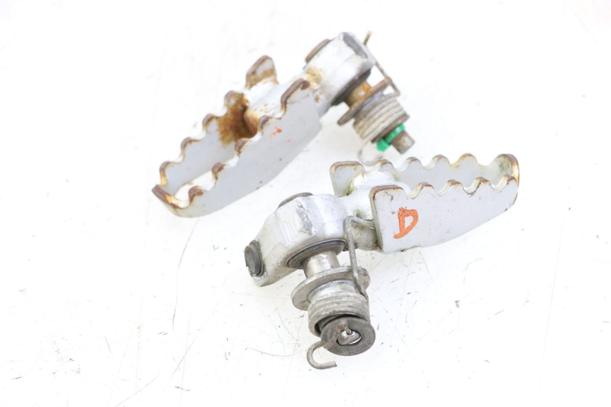 photo de FUSSRASTEN VORN KYMCO STRYKER OFF ROAD 125 (1999 - 2005) - Zoom auf Gebrauchszustand