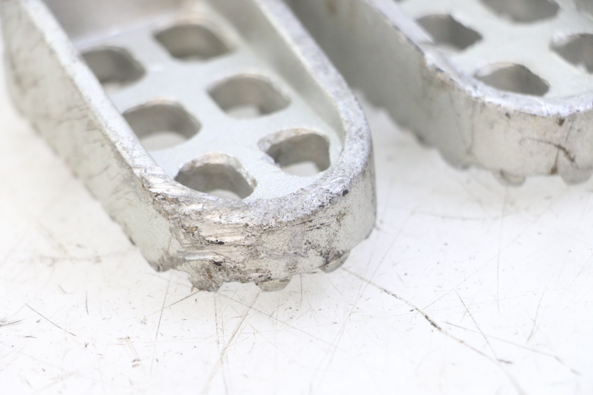 photo de VORDERE FUßRASTENPAAR LONCIN DIRT BIKE 125 - Alternative Perspektive