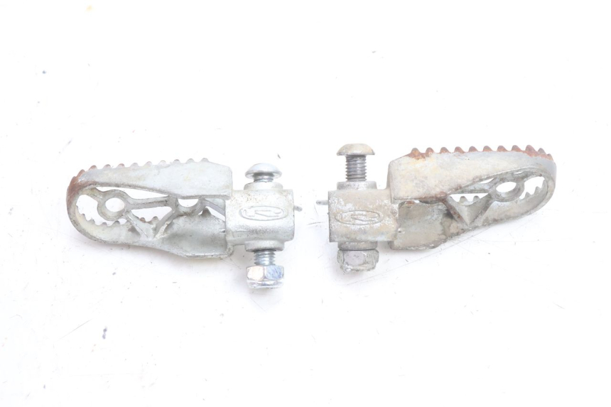 photo de FUSSRASTEN VORN RIEJU MRT PRO SUPERMOTARD 50 (2007 - 2018) - Oberflächenzustand und Material