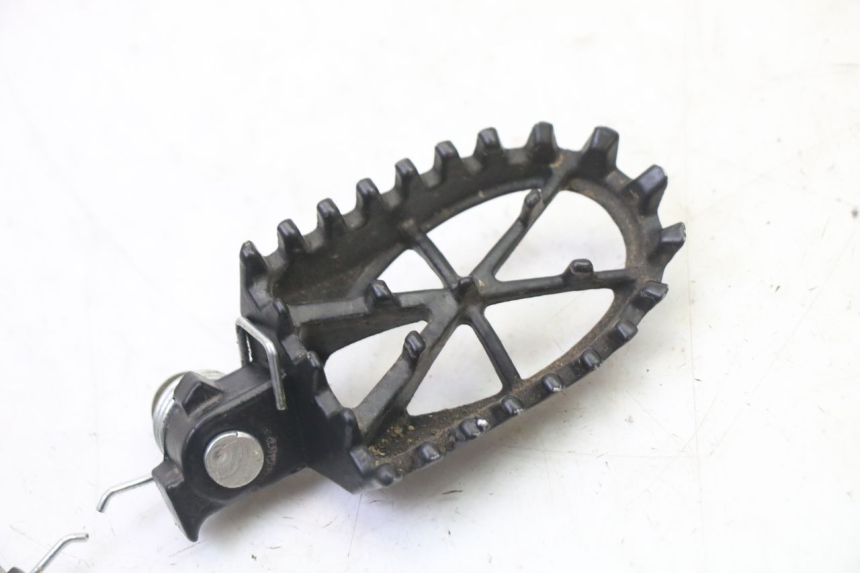 photo de VORDERE FUßRASTENPAAR APOLLO RFZ 125 - Zoom auf Gebrauchszustand