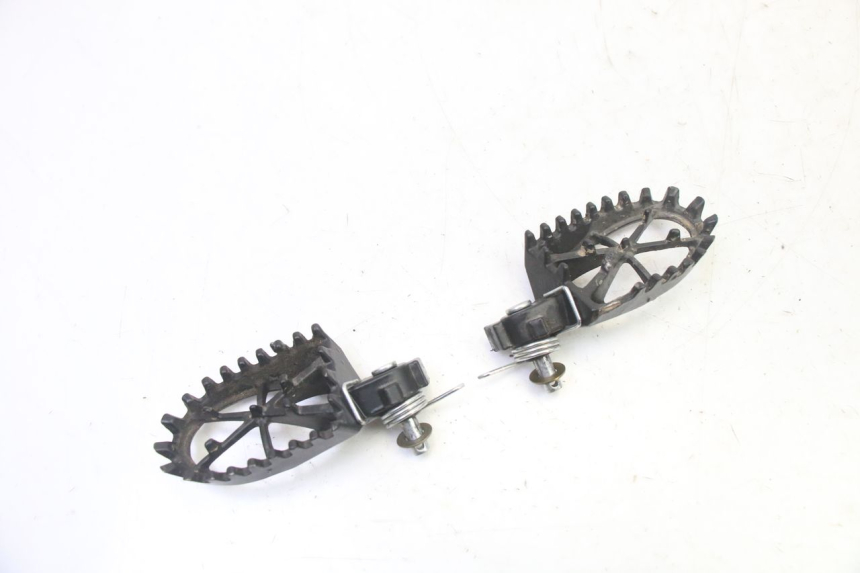 photo de VORDERE FUßRASTENPAAR APOLLO RFZ 125 - Alternative Perspektive