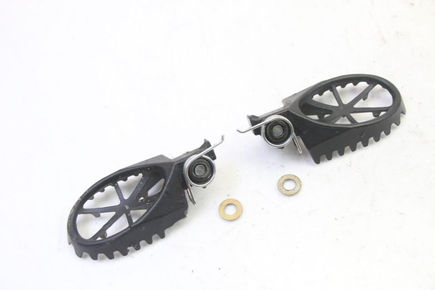 photo de VORDERE FUßRASTENPAAR APOLLO RFZ 125 - Technische Nahaufnahme