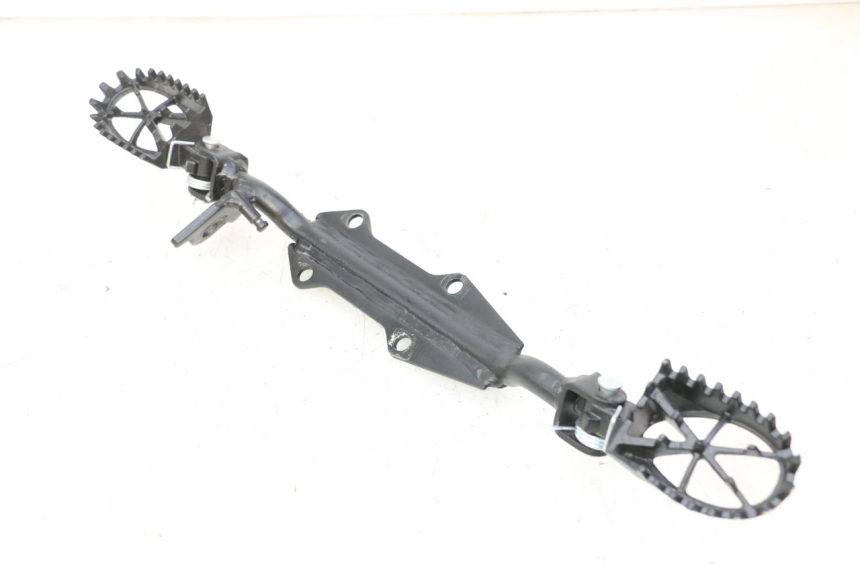 photo de VORDERE FUßRASTENPAAR APOLLO RFZ 125 - Technische Nahaufnahme