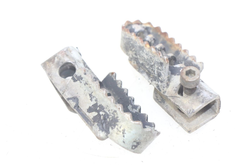 photo de VORDERE FUßRASTENPAAR DERBI SENDA 50 (2003 - 2005) - Technische Nahaufnahme