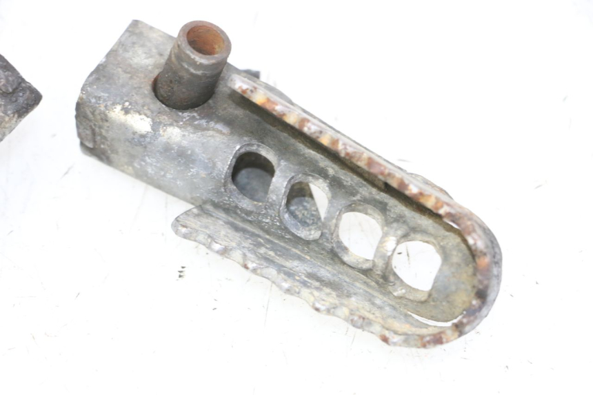 photo de VORDERE FUßRASTENPAAR GILERA SMT SUPERMOTARD 50 (2009 - 2017) - Geprüftes Gebrauchtteil