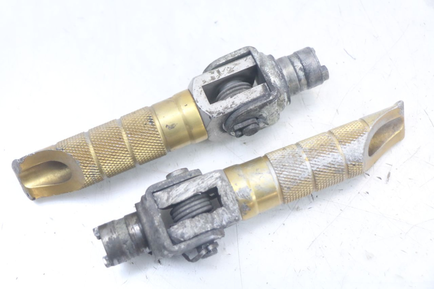 photo de VORDERE FUßRASTENPAAR SUZUKI SV N 650 (1999 - 2002) - Technische Nahaufnahme