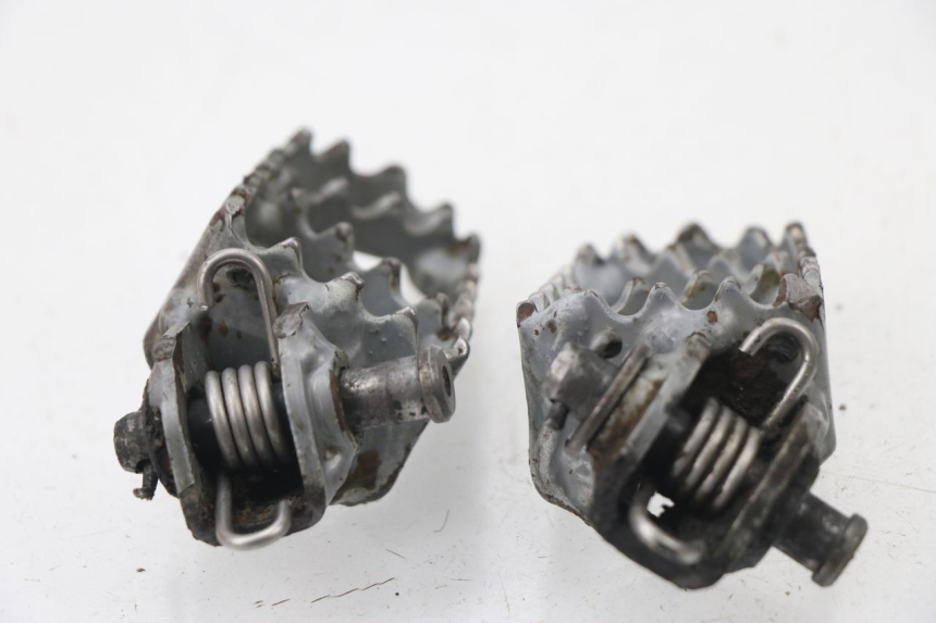 photo de FUSSRASTEN VORN KTM SX 65 (2003 - 2008) - Technische Nahaufnahme