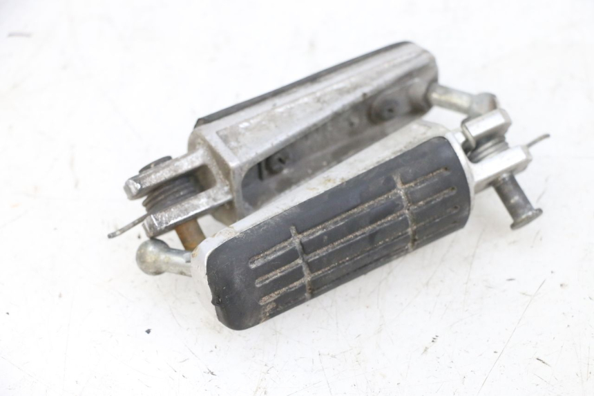 photo de FUSSRASTEN VORN YAMAHA TDM ABS 900 (2002 - 2014) - Geprüftes Gebrauchtteil