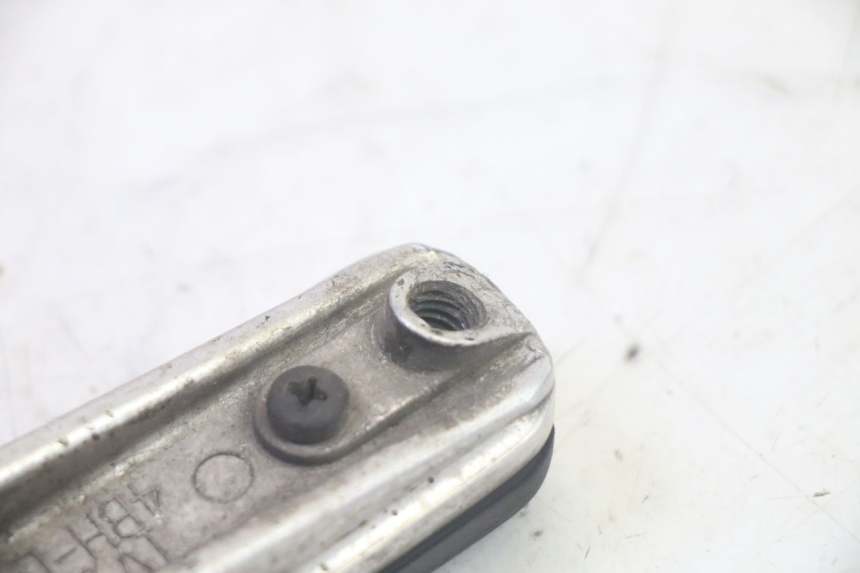 photo de FUSSRASTEN VORN YAMAHA TDM ABS 900 (2002 - 2014) - Oberflächenzustand und Material