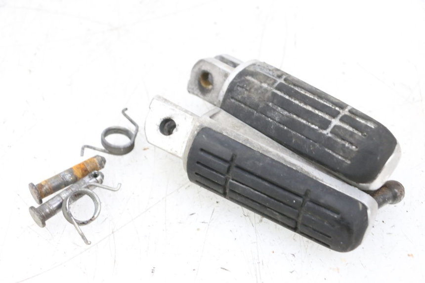 photo de FUSSRASTEN VORN YAMAHA TDM ABS 900 (2002 - 2014) - Detailansicht des Bauteils