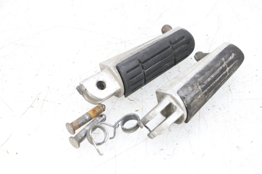 photo de FUSSRASTEN VORN YAMAHA TDM ABS 900 (2002 - 2014) - Zoom auf Gebrauchszustand