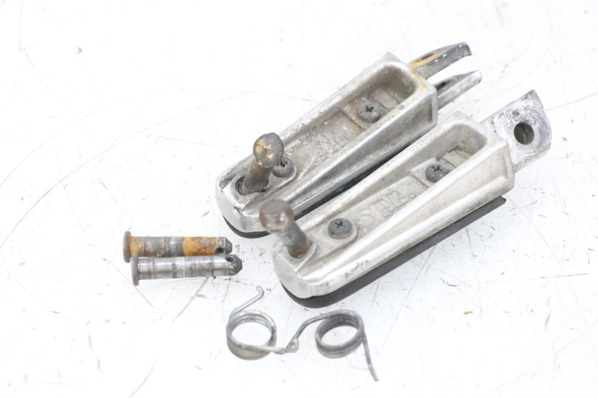 photo de FUSSRASTEN VORN YAMAHA TDM ABS 900 (2002 - 2014) - Details der Befestigungspunkte