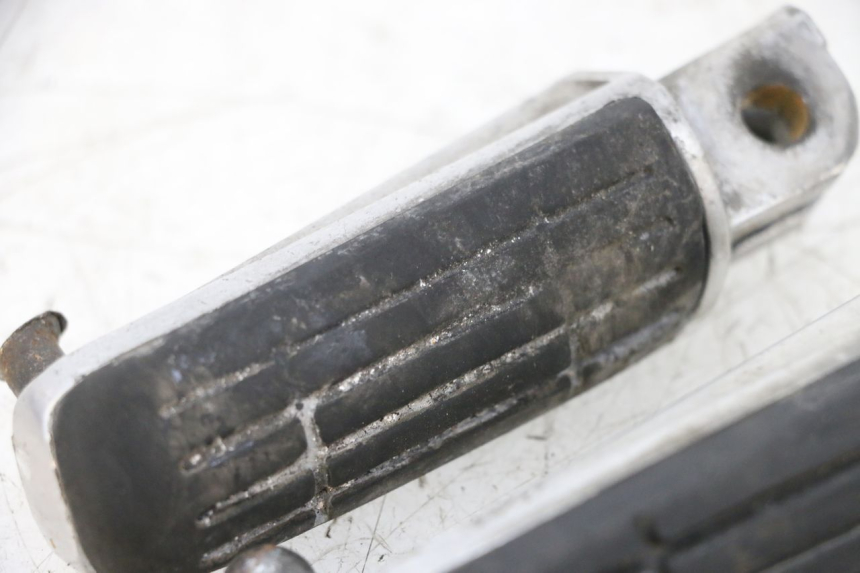 photo de FUSSRASTEN VORN YAMAHA TDM ABS 900 (2002 - 2014) - Kennzeichnungen und Originalreferenzen