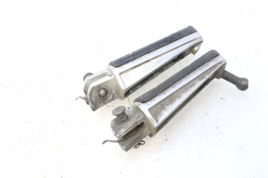 photo de FUSSRASTEN VORN YAMAHA TDM ABS 900 (2002 - 2014) - Detailansicht des Bauteils