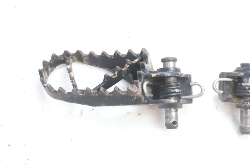 photo de FUSSRASTEN VORN HUSABERG TE 250 (2011 - 2014) - Detailansicht des Bauteils