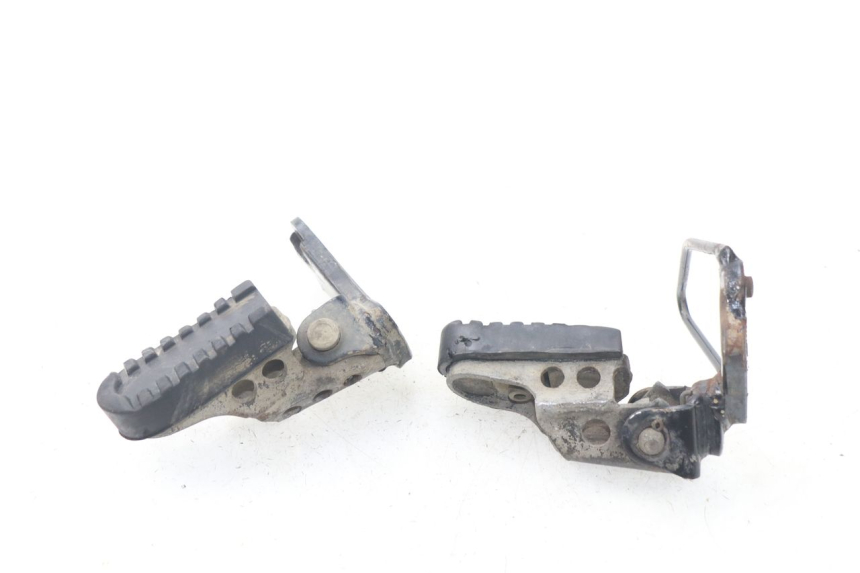 photo de FUSSRASTEN VORN YAMAHA TW 125 (1998 - 2002) - Zoom auf Gebrauchszustand