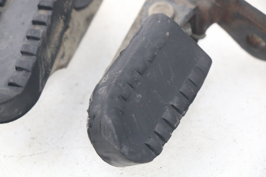 photo de FUSSRASTEN VORN YAMAHA TW 125 (1998 - 2002) - Gesamtansicht des Produkts