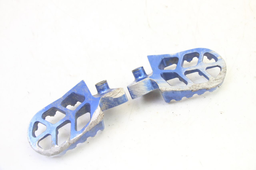 photo de FUSSRASTEN VORN YAMAHA YZ-F YZF 250 (2014 - 2018) - Oberflächenzustand und Material