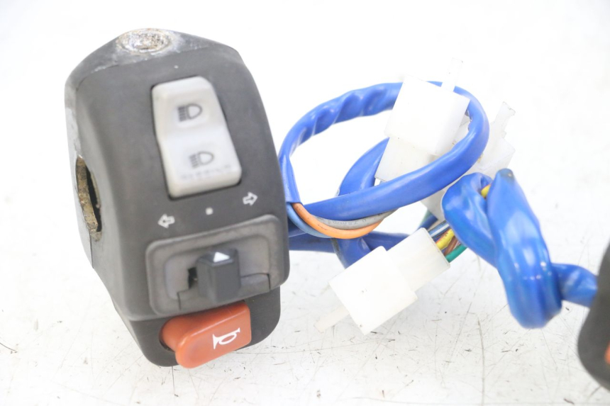 photo de SCHALTER KYMCO AGILITY 4T 50 (2005 - 2018) - Zoom auf Komponenten