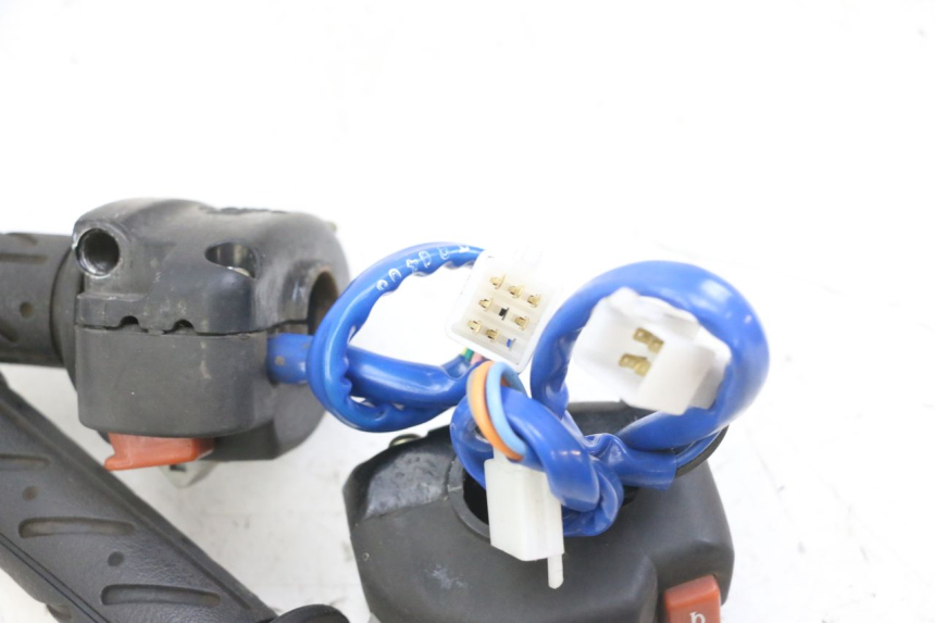 photo de SCHALTER KYMCO AGILITY 4T 50 (2005 - 2018) - Zoom auf Gebrauchszustand