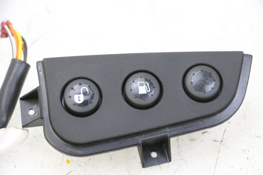 photo de SCHALTER PIAGGIO MP3 HPE 310 (2024 - 2025) - Oberflächenzustand und Material