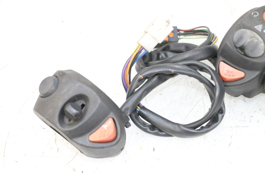 photo de SCHALTER PEUGEOT SATELIS 125 (2013 - 2018) - Kennzeichnungen und Originalreferenzen