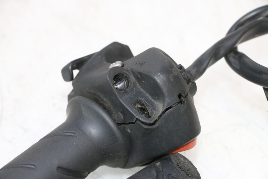 photo de SCHALTER PEUGEOT SATELIS 125 (2013 - 2018) - Zoom auf Gebrauchszustand