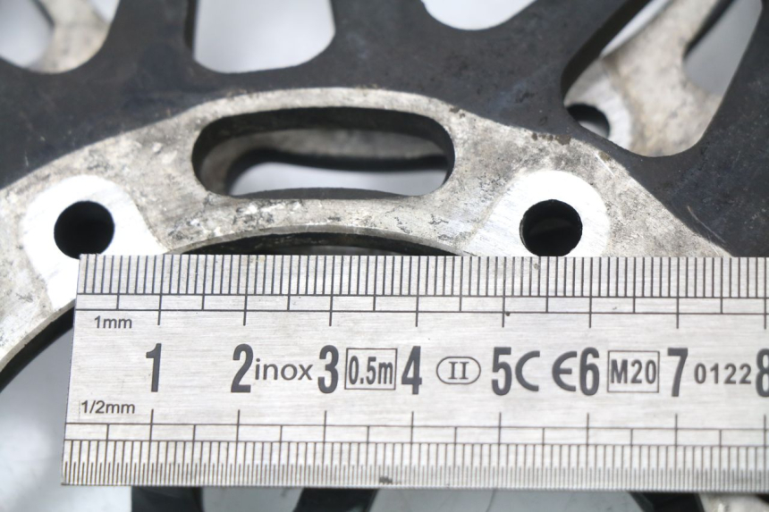 photo de BREMSSCHEIBE VORNE HONDA CBR 929 RR FIREBLADE 900 (2000 - 2001) - Detailansicht des Bauteils