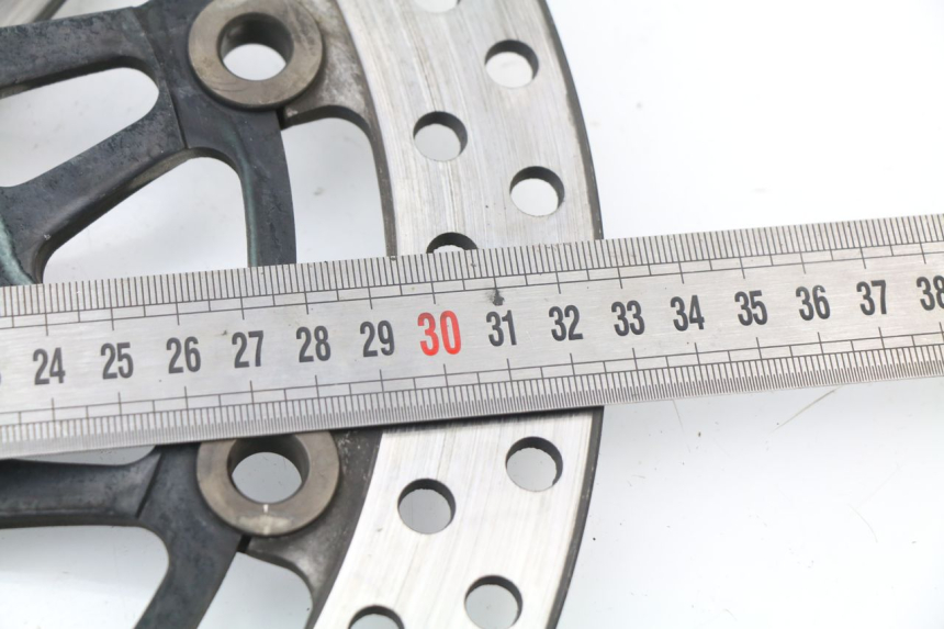 photo de BREMSSCHEIBE VORNE HONDA CBR 929 RR FIREBLADE 900 (2000 - 2001) - Zoom auf Gebrauchszustand