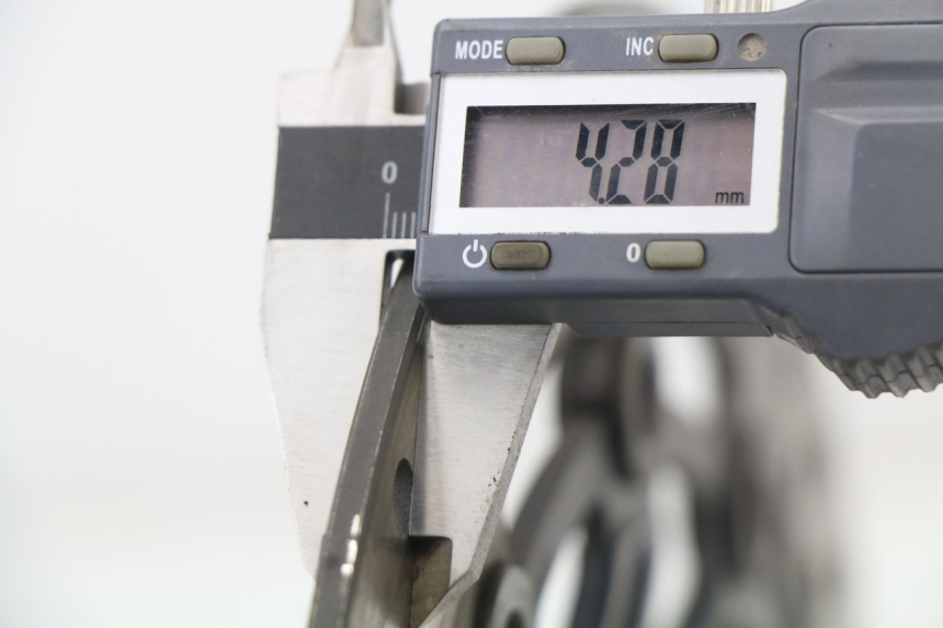 photo de BREMSSCHEIBE VORNE HONDA CBR 929 RR FIREBLADE 900 (2000 - 2001) - Kennzeichnungen und Originalreferenzen