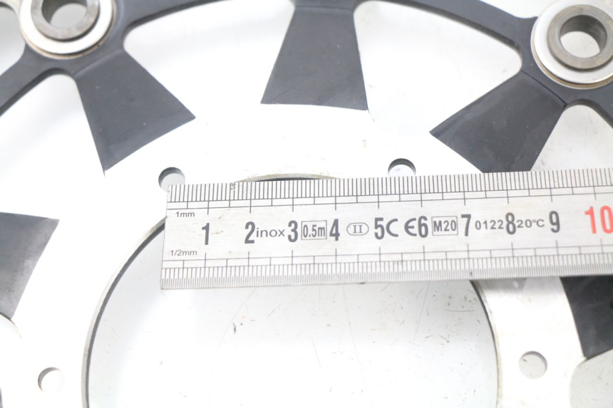 photo de BREMSSCHEIBE VORNE HONDA CBR RR FIREBLADE 1000 (2006 - 2007) - Detailansicht des Bauteils